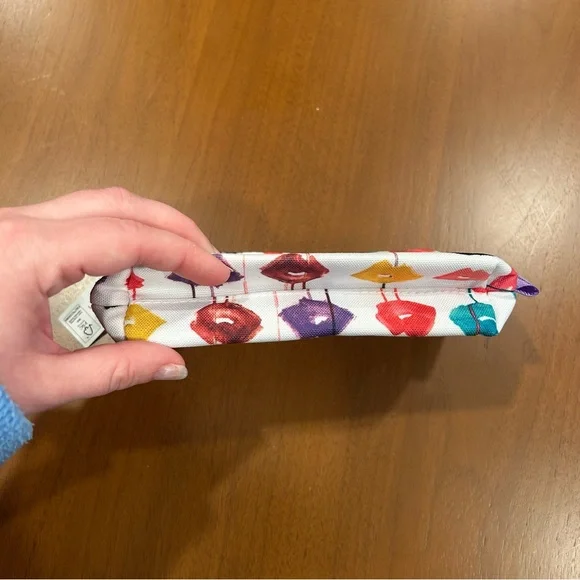 Clinique x Drawbertson Small Makeup Bag - Picture 6 of 7